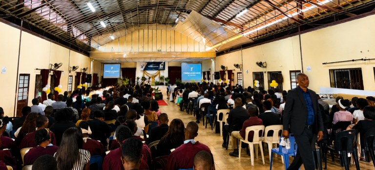 “Yimbelelani Ka Jehova” chega aos telemóveis: hinário em Xitshwa agora disponível para Android e iPhone